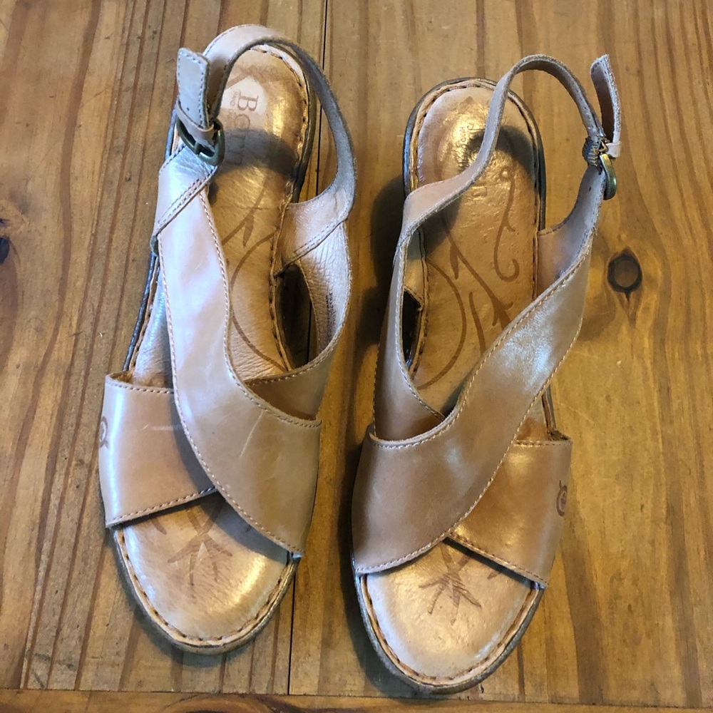 Born Peep-Toe Natural Leather Wedge